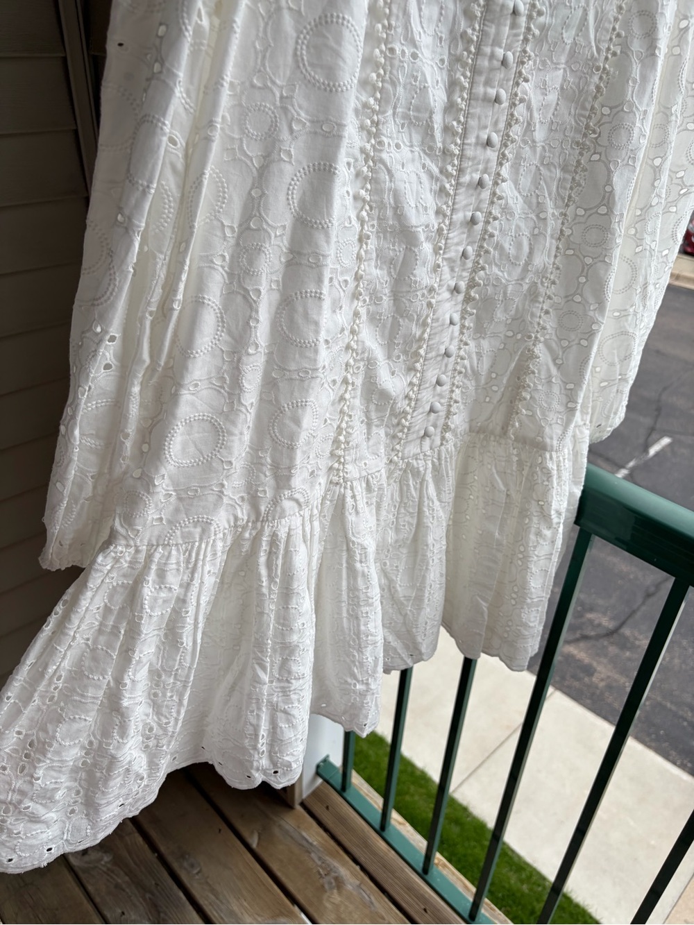 🆕🤍Antonio Melani White Eyelet Lace Dress Size 6 Boho Cottagecore Front Mini - Picture 12 of 17